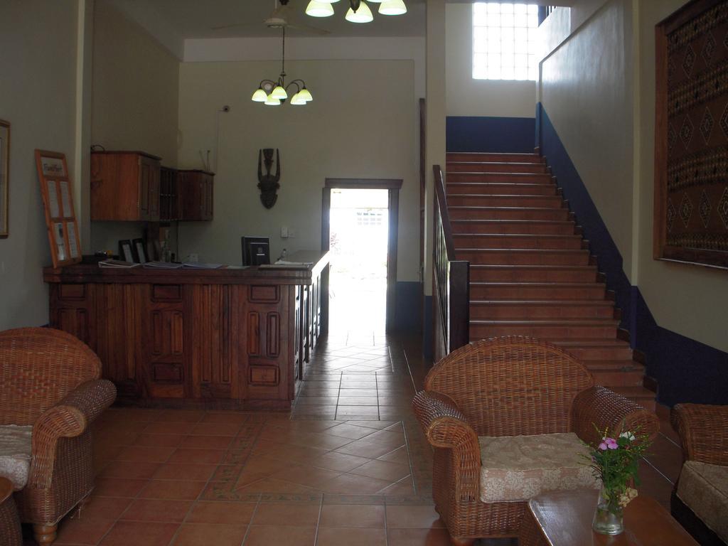 Riyan Apartment Kololi Extérieur photo